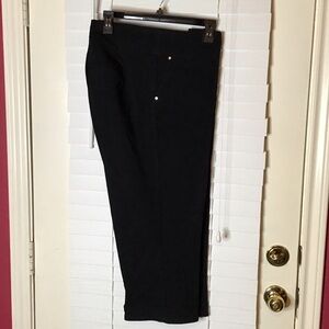 SlimSation by Multiples Women’s Black Capri